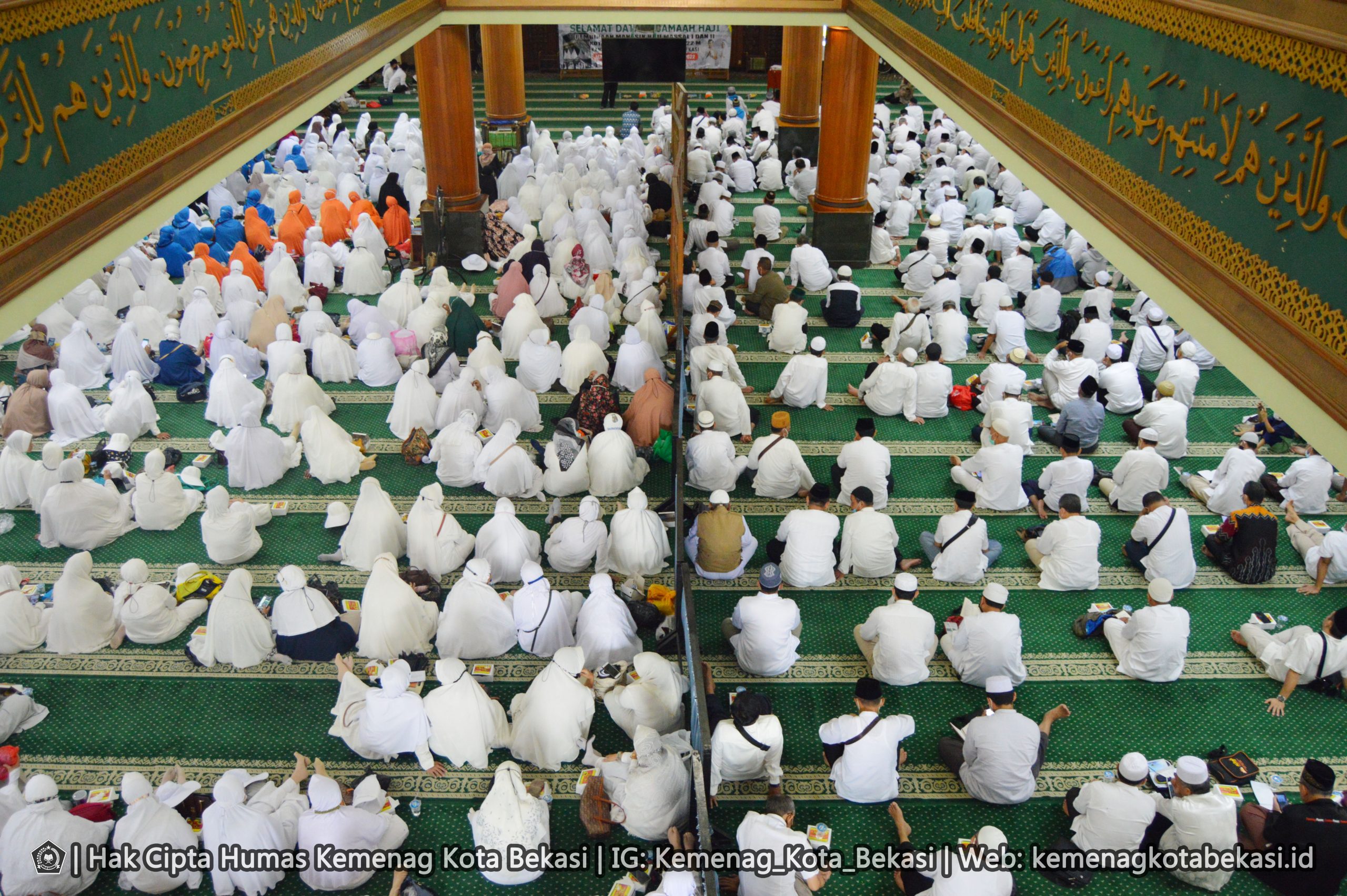 Dokumentasi Pembinaan Manasik Haji Massal Hari Pertama di Masjid Al-Barkah Kota Bekasi